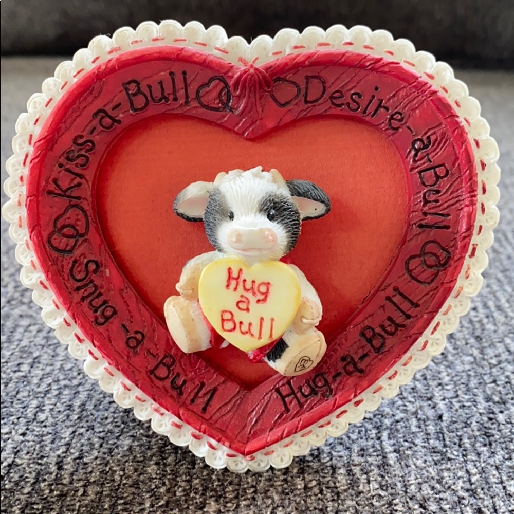 3/$25 Mary Moo Moo mini frame with detachable pin